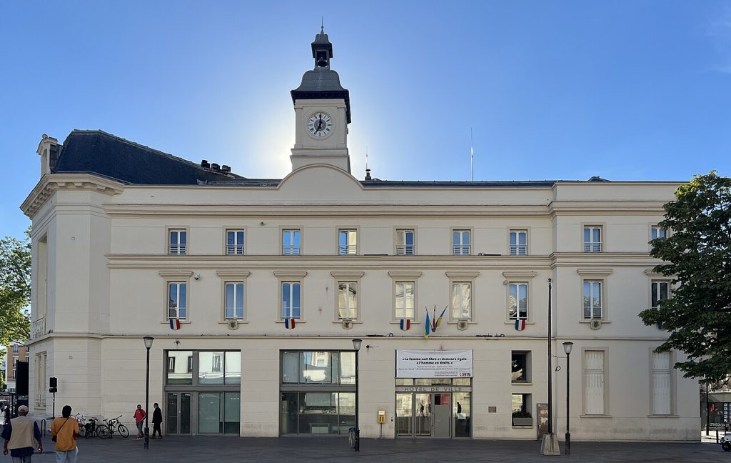 Hôtel de ville d'Aubervilliers et son campanile à horloge (Aubervilliers)