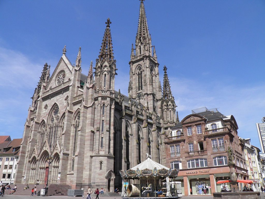 Temple Saint-Étienne sur la place de la Réunion à Mulhouse (Mulhouse)
